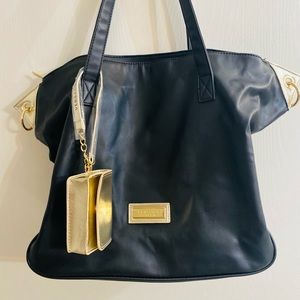 Versace Parfums Weekender Black/Gold tote